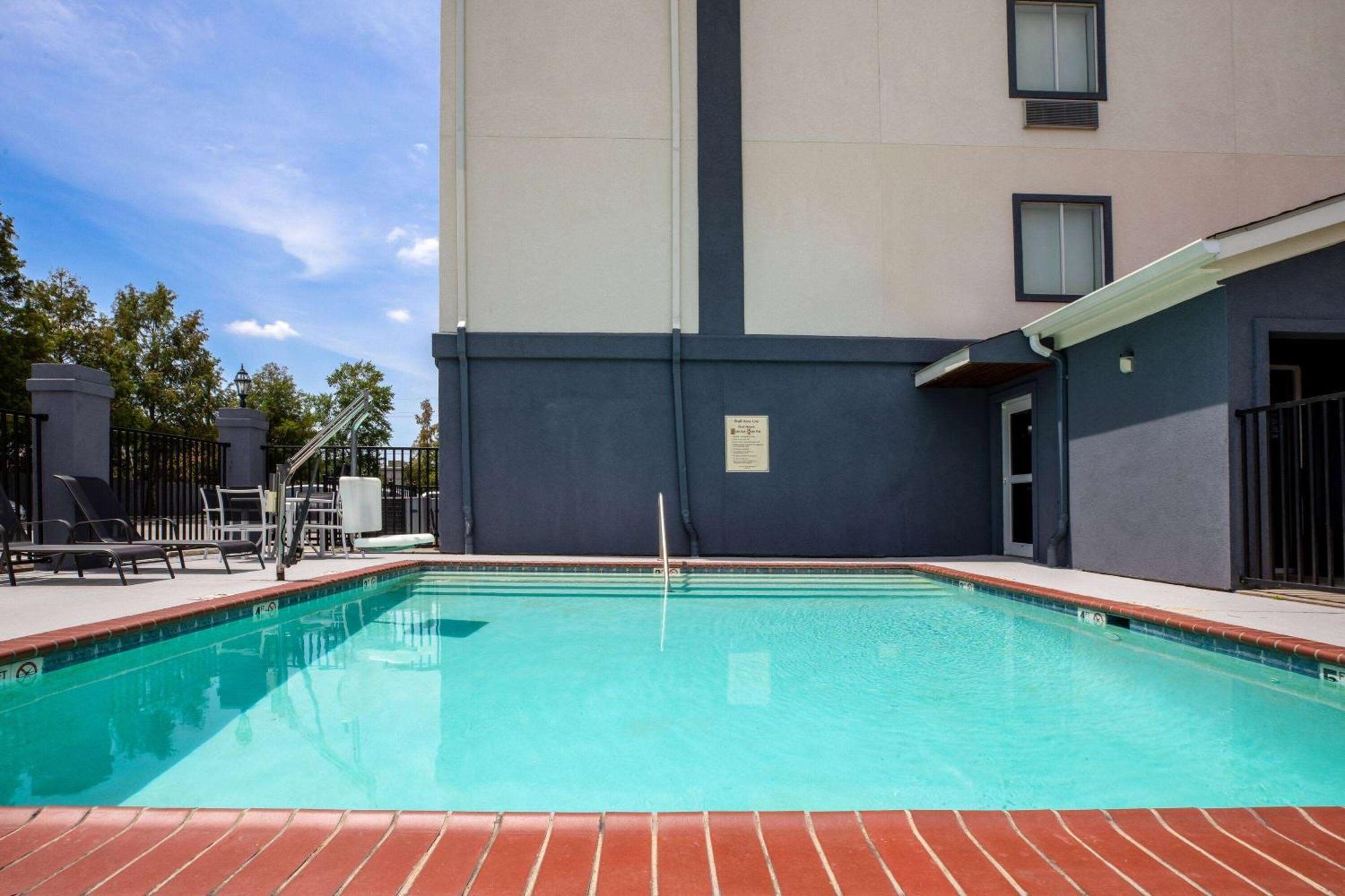 Days Inn By Wyndham Baton Rouge I-10 Prairieville Ngoại thất bức ảnh